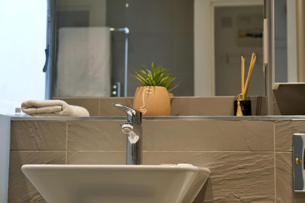 Notting Hill - Portobello Road Lux Home F7 Londen Buitenkant foto